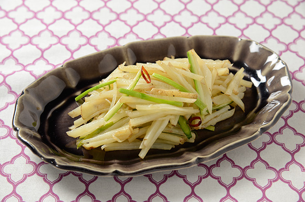 じゃがいもとアスパラガスの中華風シャキシャキ炒め