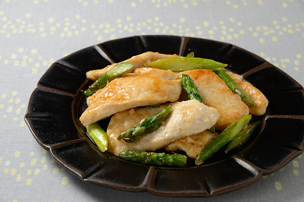 鶏肉とアスパラガスのオイスターマヨネーズ炒め