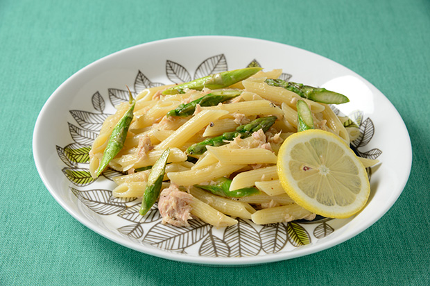 アスパラガスとツナのレモンパスタ